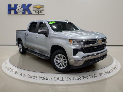 Used 2022 Chevrolet Silverado 1500 LT AWD/4WD image 1