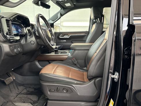 Used 2024 Chevrolet Silverado 1500 High Country w/ High Country Premium Package AWD/4WD image 14
