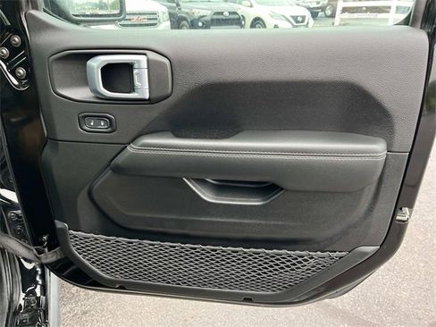 Used 2021 Jeep Wrangler Unlimited Rubicon image 25