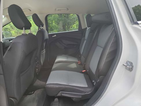 Used 2018 Ford Escape SE FWD image 25