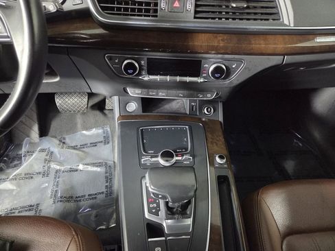 Used 2018 Audi Q5 2.0T Premium Plus w/ Premium Plus Package image 16