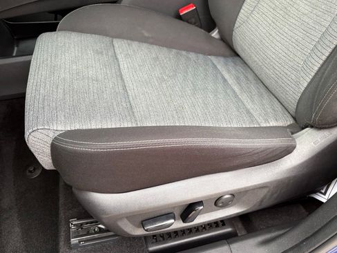 Certified 2023 Nissan Rogue SV FWD image 31