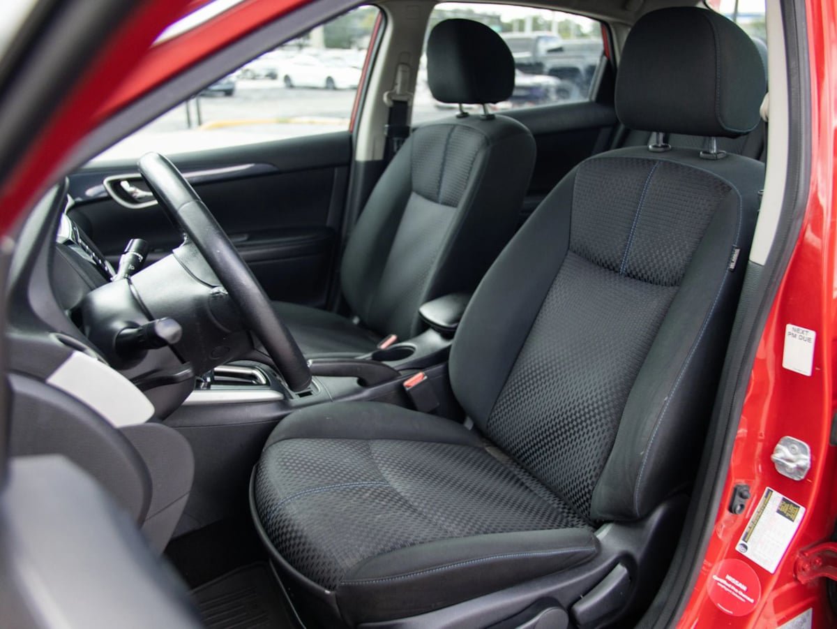 Used 2019 Nissan Sentra SR FWD image 18