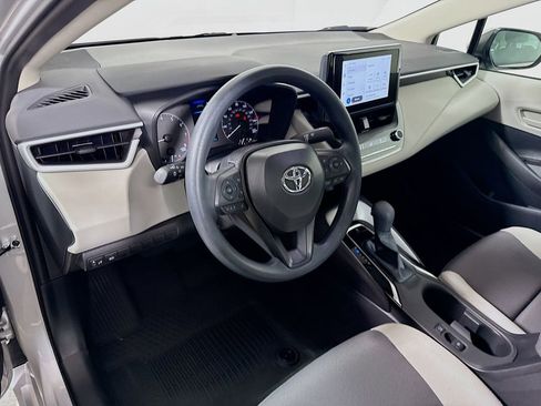 Certified 2025 Toyota Corolla LE image 9