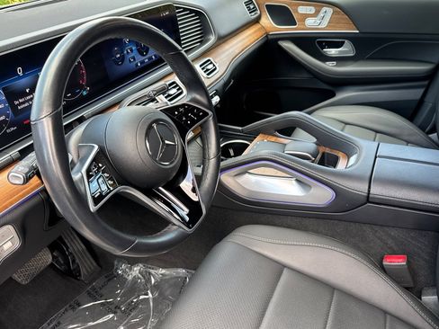 Used 2025 Mercedes-Benz GLE 350 4MATIC image 11