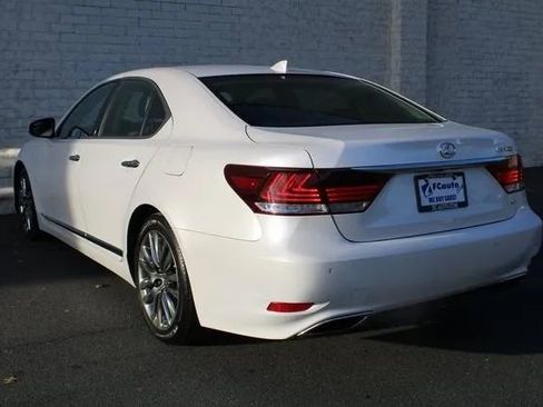 Used 2016 Lexus LS 460 AWD image 13