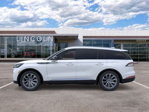 New 2026 Lincoln Aviator AWD image 3