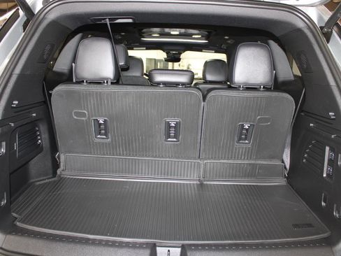 Used 2025 Buick Enclave Avenir image 22