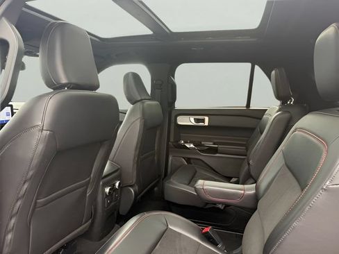 Used 2023 Ford Explorer ST-Line AWD/4WD image 11