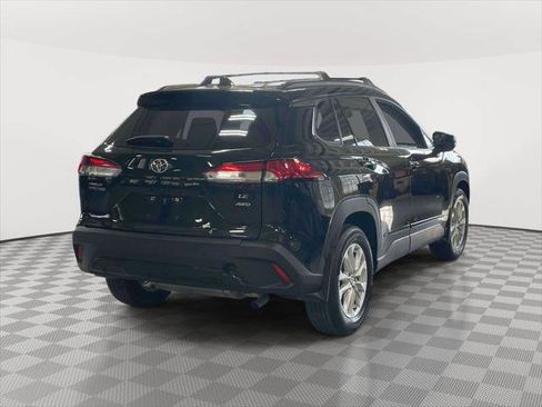 Used 2022 Toyota Corolla Cross LE w/ Moonroof Package AWD/4WD image 5