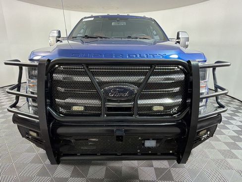 Used 2022 Ford F350 Platinum AWD/4WD image 4