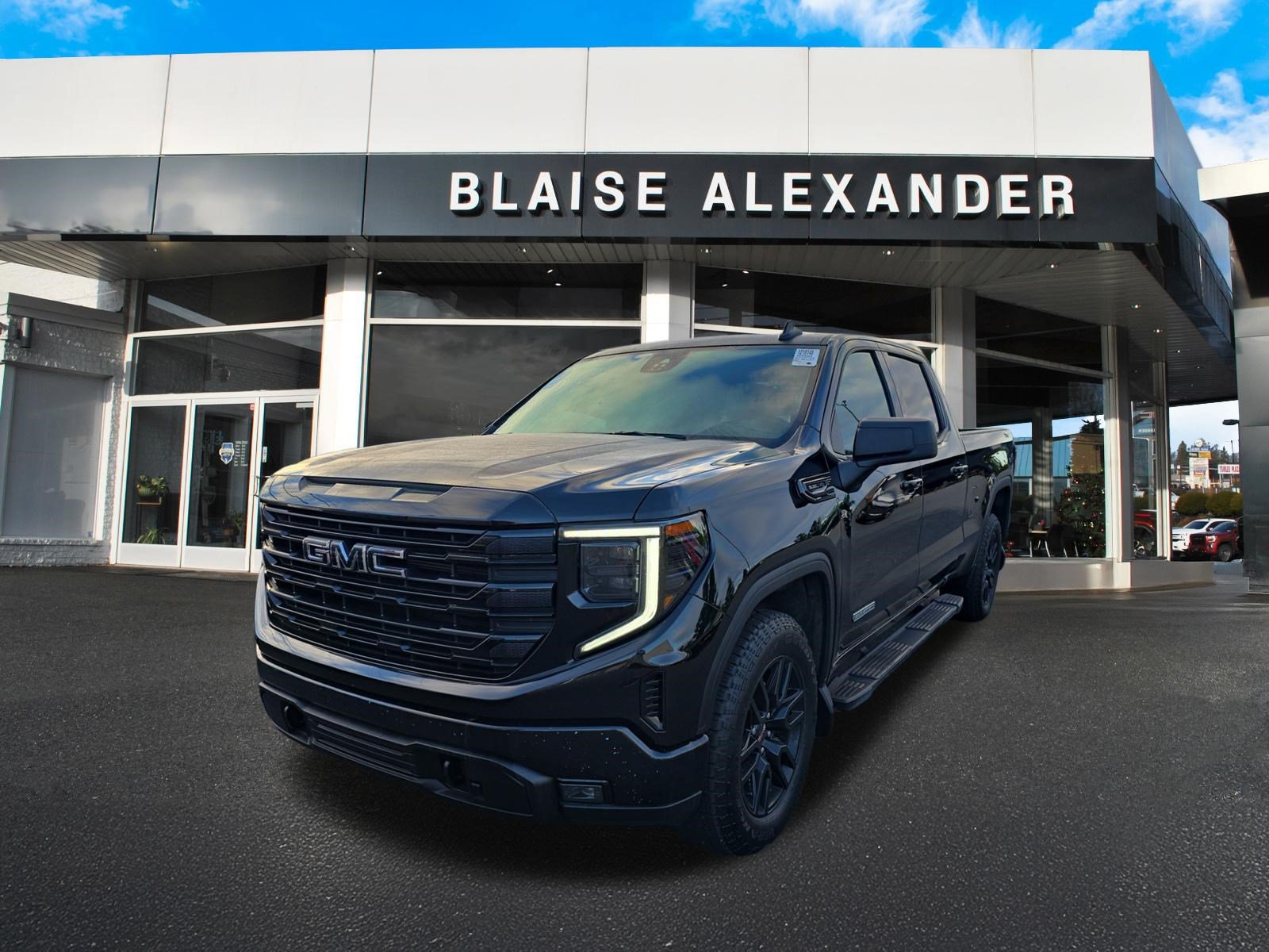 Used 2024 GMC Sierra 1500 Elevation w/ X31 Off-Road Package AWD/4WD image 8