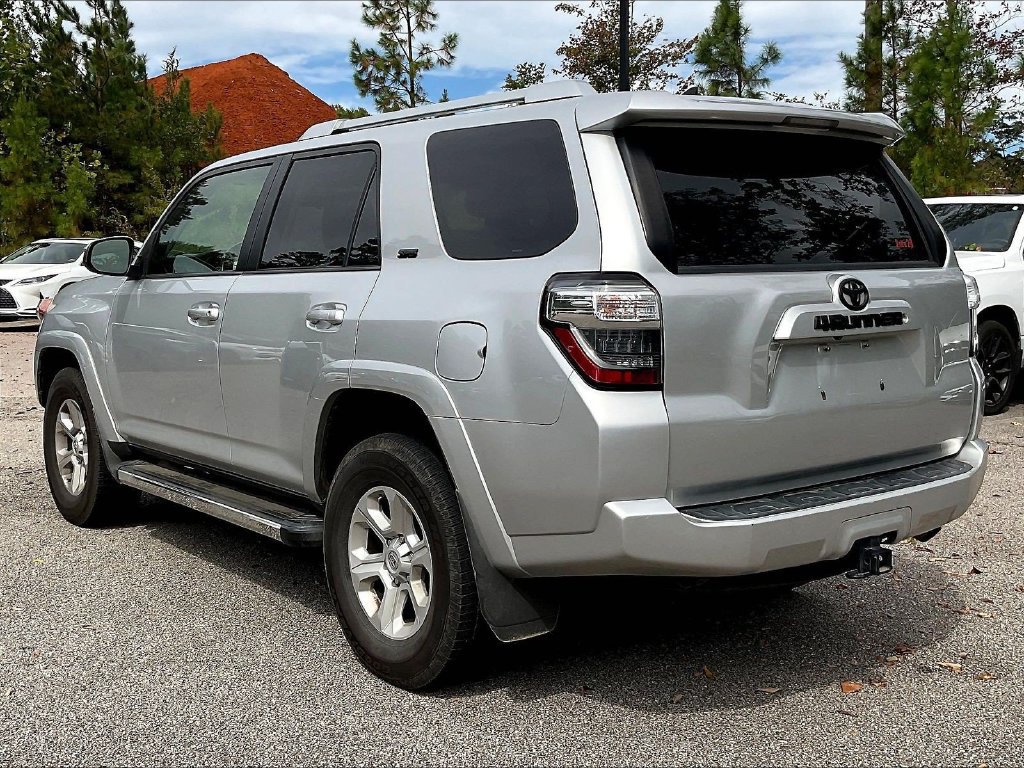 Used 2014 Toyota 4Runner SR5 AWD/4WD image 3