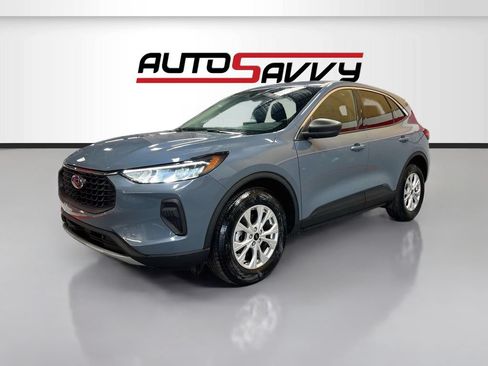 Used 2023 Ford Escape Active AWD/4WD image 3