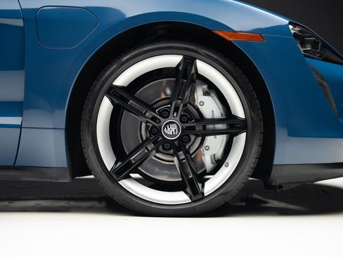 Used 2022 Porsche Taycan 4S image 37