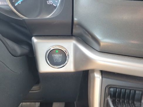 Used 2024 Ford Expedition XLT image 9