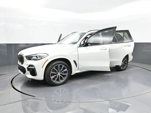 Used 2020 BMW X5 M50i w/ Premium Package image 34