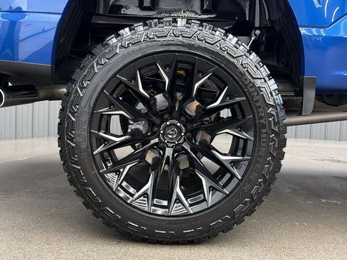 Used 2025 Ford F150 Lariat w/ Equipment Group 501A Mid AWD/4WD image 11