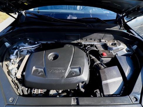 Used 2020 Volvo XC90 T5 Momentum w/ Protection Package image 35