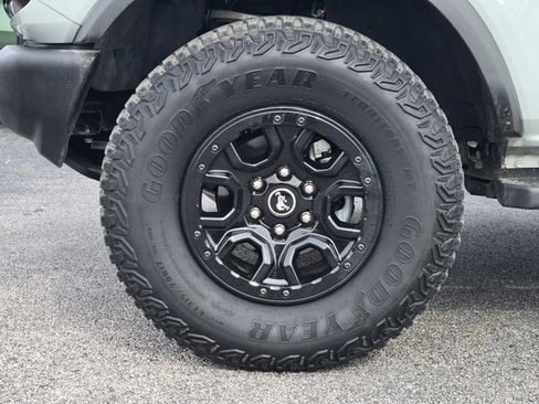 Certified 2022 Ford Bronco Wildtrak image 10