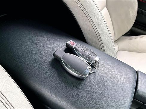 Used 2014 Mercedes-Benz SLK 350 image 15