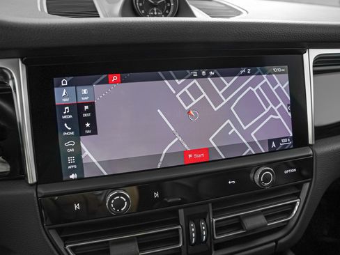 Certified 2024 Porsche Macan AWD/4WD image 23
