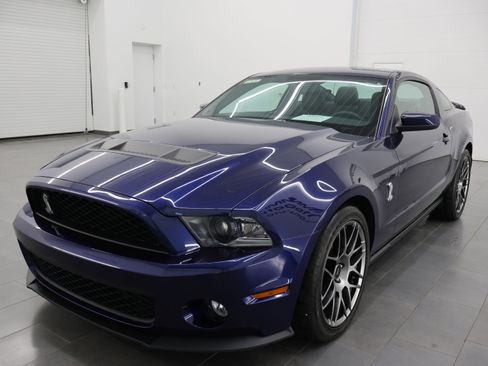 Used 2011 Ford Mustang Shelby GT500 w/ SVT Performance Pkg image 7