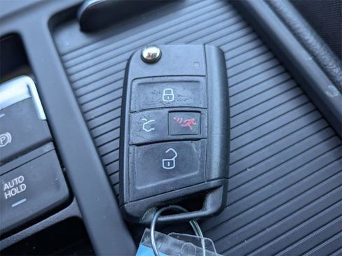 Used 2019 Volkswagen Golf R DCC & Navigation 4Motion image 29