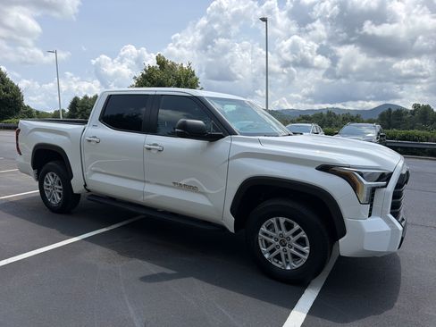 Used 2024 Toyota Tundra SR5 w/ SR5 Premium Package AWD/4WD image 3