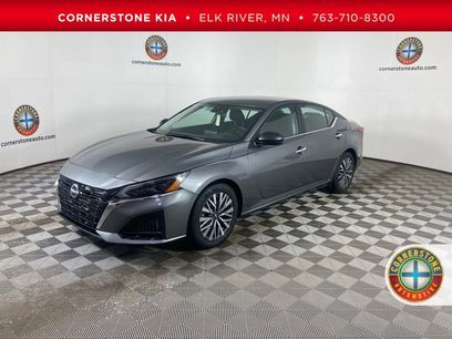 Used 2024 Nissan Altima 2.5 SV