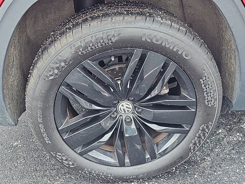 Used 2018 Volkswagen Atlas SEL Premium image 32