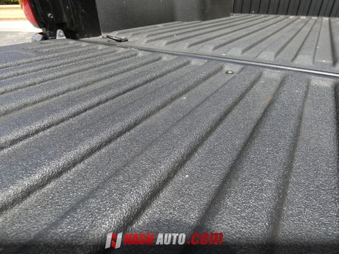 Used 2025 Toyota Tacoma TRD Sport AWD/4WD image 30