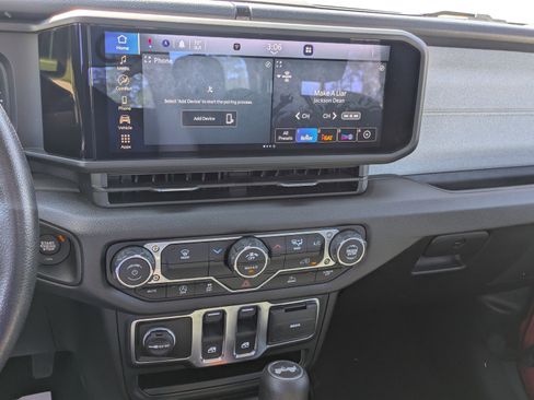 Used 2025 Jeep Wrangler Sport AWD/4WD image 11