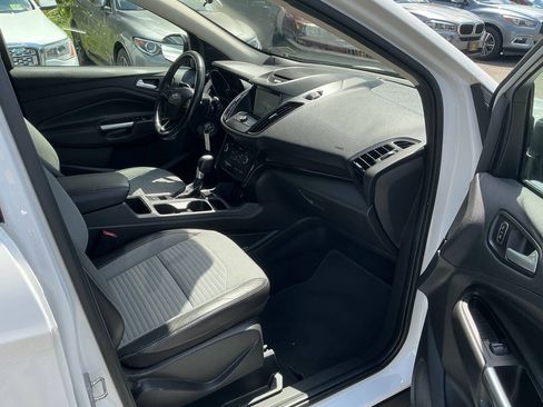 Used 2017 Ford Escape SE w/ Equipment Group 201A AWD/4WD image 33