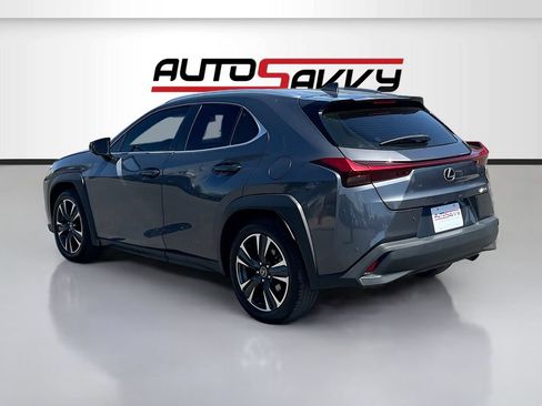 Used 2022 Lexus UX 200 FWD image 5