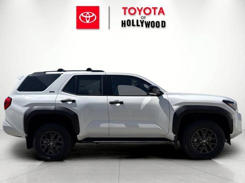 New 2026 Toyota 4Runner SR5 AWD/4WD image 3