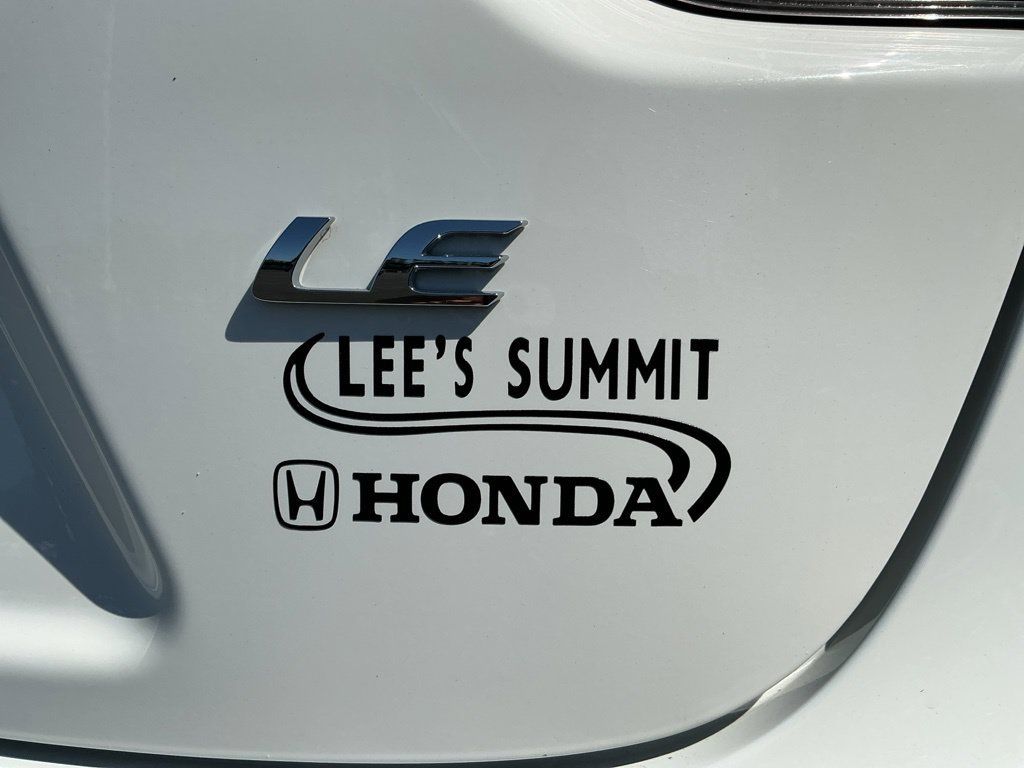 Used 2025 Toyota Corolla LE FWD image 13