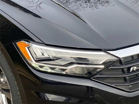 Used 2019 Volkswagen Jetta R-Line image 4