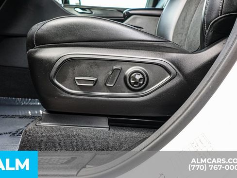 Used 2025 Jeep Grand Cherokee Altitude AWD/4WD image 25