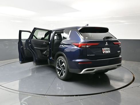 Used 2024 Mitsubishi Outlander SE image 59