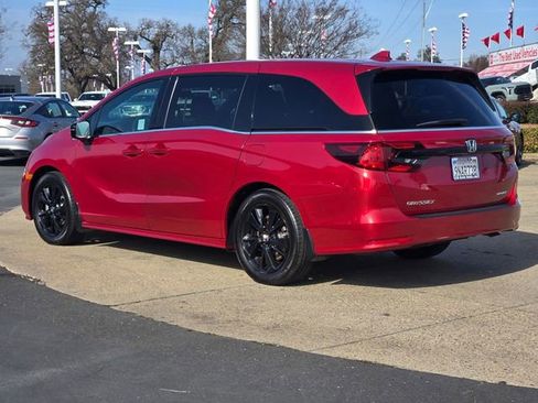 Used 2024 Honda Odyssey Sport image 6