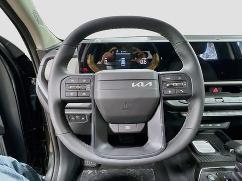 New 2027 Kia Seltos S FWD image 11