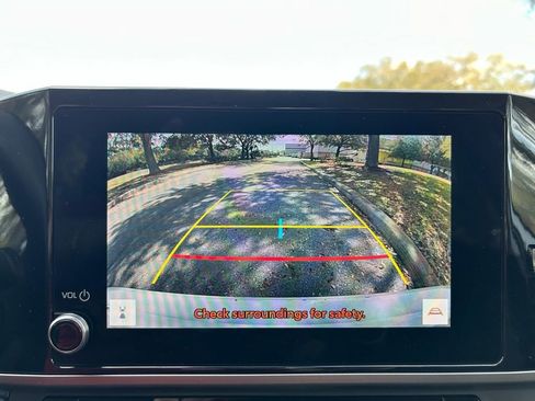 Used 2025 Toyota Camry LE image 24