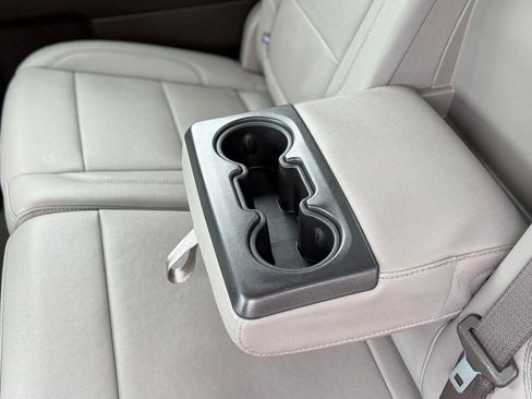 Used 2025 GMC Sierra 1500 SLT w/ SLT Premium Package image 6