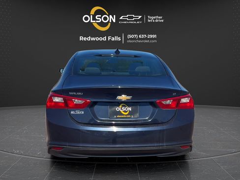 Used 2017 Chevrolet Malibu LT FWD image 4