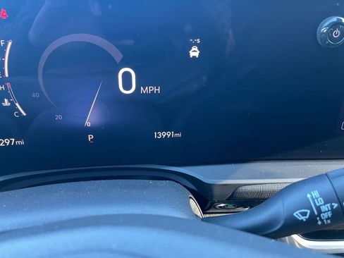 Used 2025 Buick Envista Sport Touring image 38