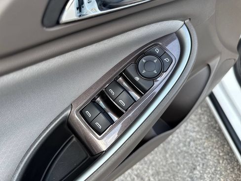Used 2024 Chevrolet Malibu LT FWD image 15