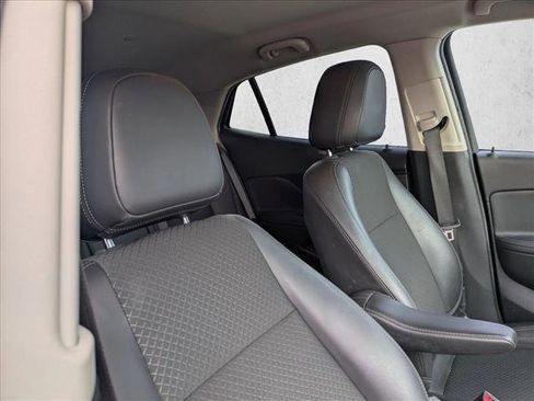 Used 2021 Buick Encore Preferred image 17