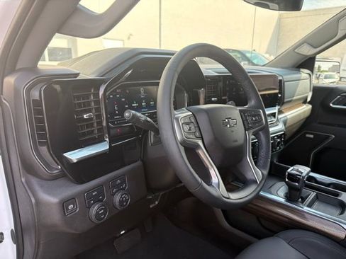 Used 2025 Chevrolet Silverado 1500 RST w/ Convenience Package II AWD/4WD image 15