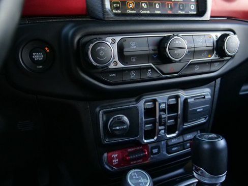 Used 2020 Jeep Wrangler Unlimited Rubicon AWD/4WD image 21